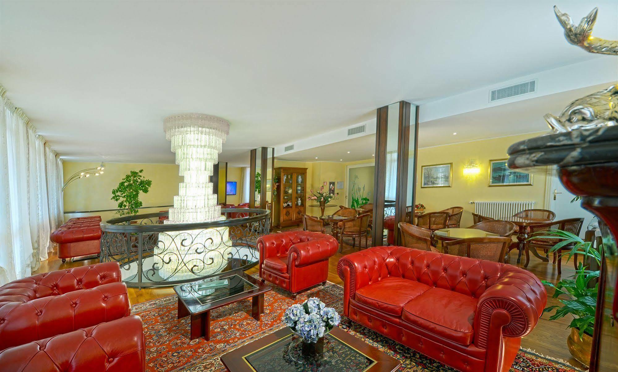奥罗拉温泉酒店 阿巴诺泰尔梅 外观 照片